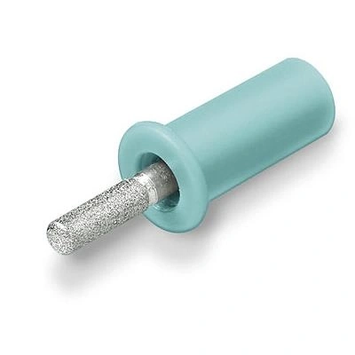 Una fresa dental con recubrimiento de diamante y mango azul.